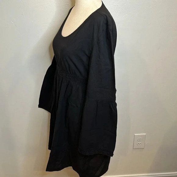 TOMMY BAHAMA SCOOP NECK DRESS WITH WASIT TIE CROCHET DETAIL ON WAIST AND SLEEVES - Picture 3 of 12